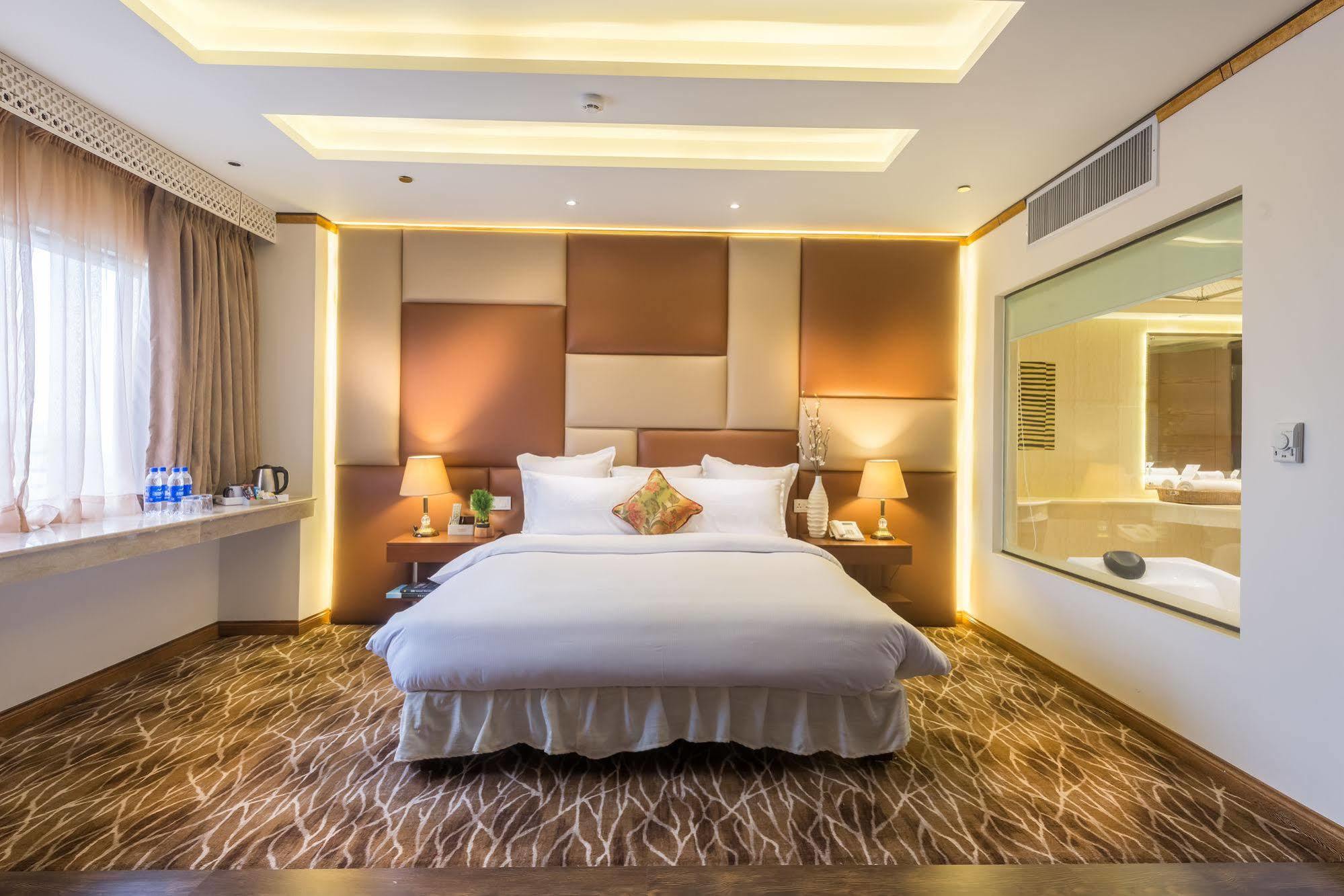Luxus Grand Hotel Lahaur Zewnętrze zdjęcie